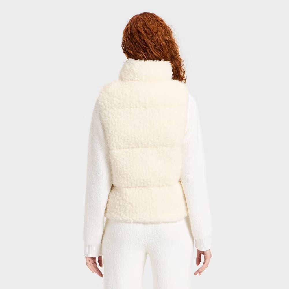 NWT Universal Thread Faux Shearling Puffer Vest w/ Pockets Ivory Cream Women's S